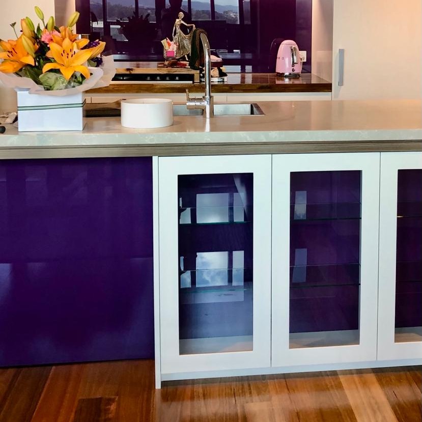Transformed this kitchen to suit the new owner’s requirements including glass splash backs, cabinetry and hidden laundry.